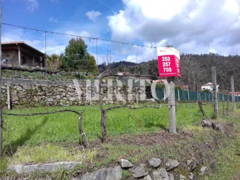 Terreno em Briteiros São Salvador e Briteiros Santa Leocádia, Guimarães