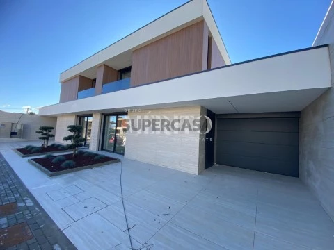 Moradia T3 em Turiz, Vila Verde