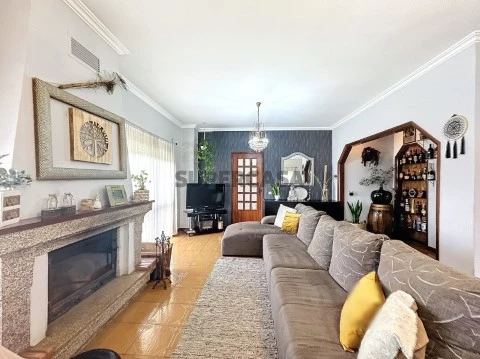 CENTURY 21 CONFIANÇA LEÇA DA PALMEIRA - MORADIA T4 SANTO TIRSO ab