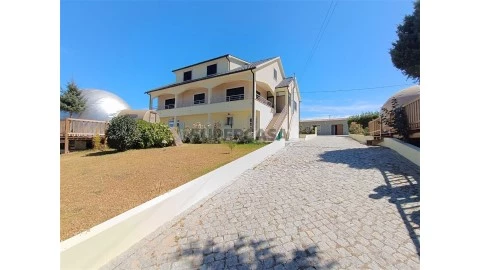 Moradia T5 em Argeriz, Valpaços