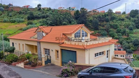 Moradia T3 Triplex em Canhas, Ponta do Sol