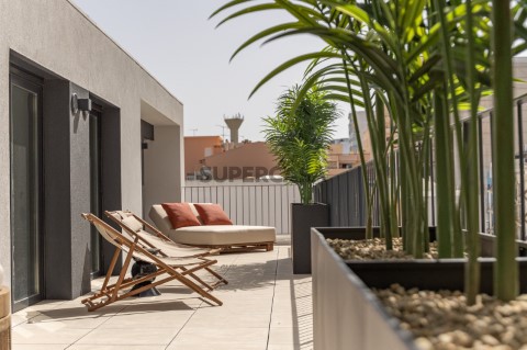 Maravilhoso apartamento T4 NOVO - Terraço de 71,8 m2, 2 estacionamentos e piscina