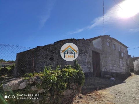 Moradia T2 em Mouçós e Lamares, Vila Real