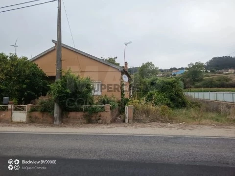 Moradia T3 em Santo Quintino, Sobral de Monte Agraço