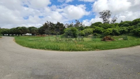 Terreno em Reguengo Grande, Lourinhã