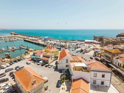 Gebouw Op Peniche, Peniche