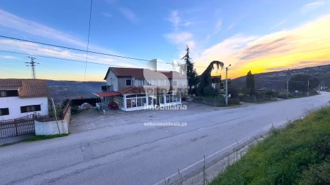 Moradia Isolada T5 em Adoufe e Vilarinho de Samardã, Vila Real