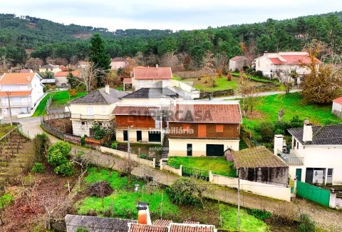 Moradia Isolada T3 em Paços, Sabrosa