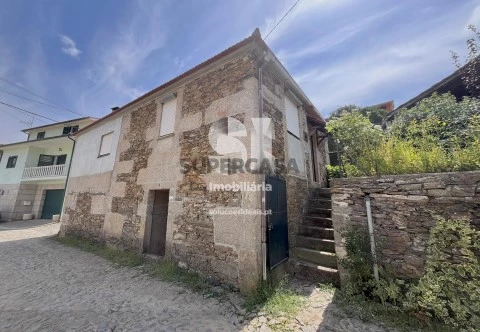 Moradia Isolada T3 em Andrães, Vila Real