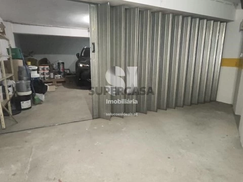 Garagem em Vila Marim, Vila Real