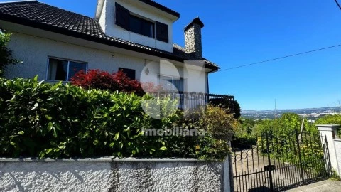 Moradia T3 em Mondrões, Vila Real