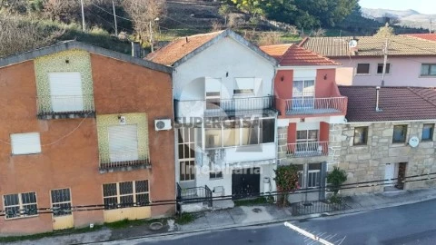 Haus 4 Zimmer auf Adoufe e Vilarinho de Samardã, Vila Real