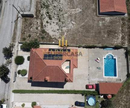 MORADIA T4+T2 COM PISCINA EM PENAFIEL