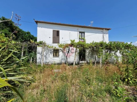 Moradia T3 em Prado e Remoães, Melgaço