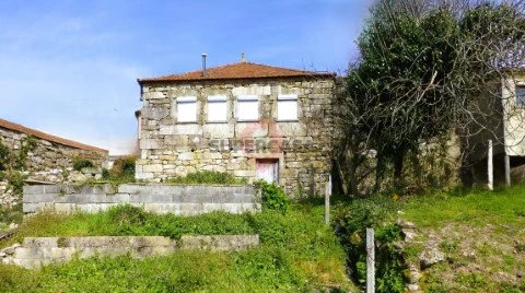Moradia T3 em Vila e Roussas, Melgaço