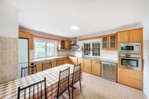 Apartamento T3 na Rua dos Valinhos, Fátima, Ourém