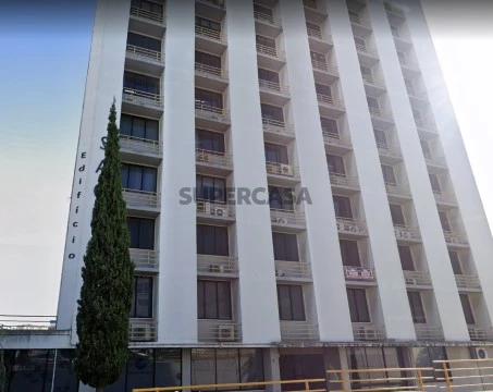 W3951 - 167 m² office space in an office block in Prior Velho | Wallis Real Estate