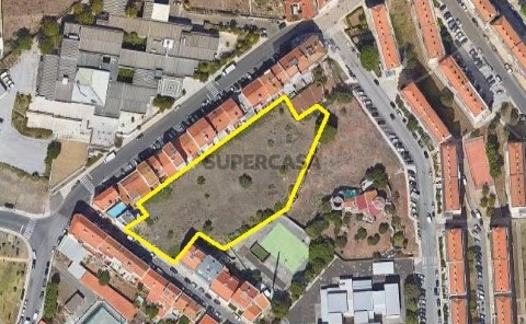 W4873 - Conjunto de 3 lotes com PIP para loteamento submetido na Ajuda | Wallis Real Estate