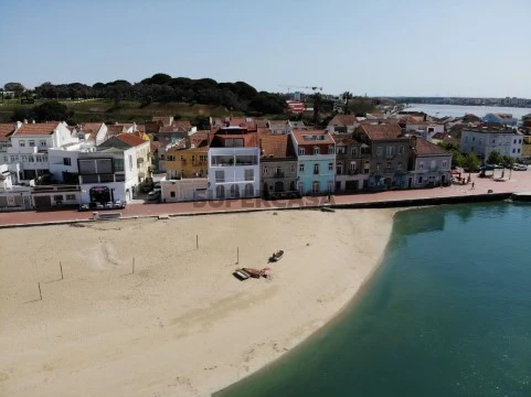W4960 - Building with approved project in Seixal Bay | Wallis Real Estate