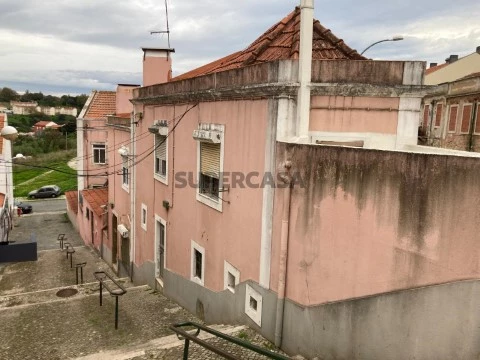 W5011 - Set of 3 Buildings in Calçada da Picheleira | Wallis Real Estate