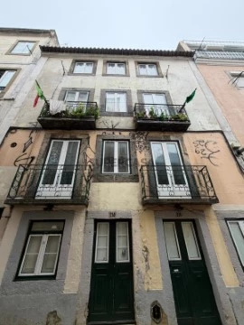 W5187 - Prédio para reabilitação no Bairro Alto | Wallis Real Estate