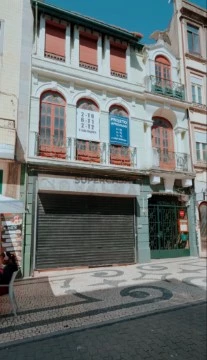 W5262 - Prédio para venda com 730 m2 na Rua de Santa Catarina | Wallis Real Estate