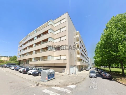 Apartamento T2 totalmente remodelado, equipado e mobilado em Gualtar em Braga para arrendamento
