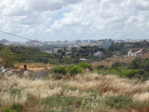 Terreno com projecto em aprovação para Hotel de Turismo em Espaço Rural.
