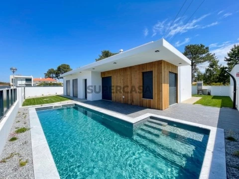 MORADIA TERREA COM PISCINA
