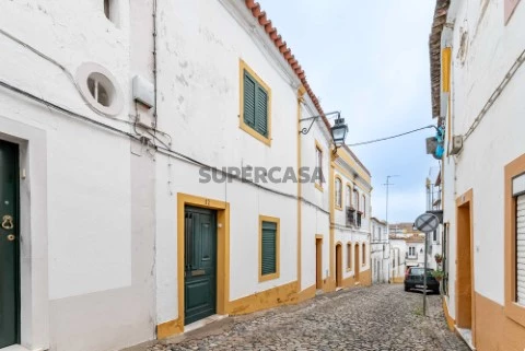 Moradia | Unifamiliar | Évora |