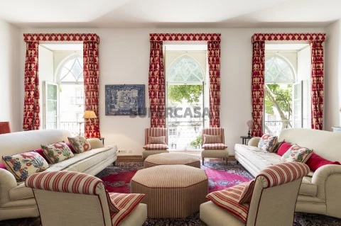 Apartamento T4 em Largo do Contador-Mor, Santa Maria Maior, Lisboa