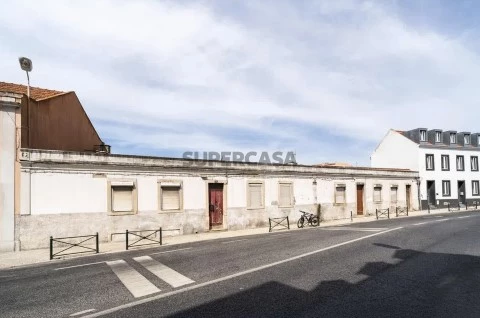 Prédio na Rua Maria Pia, Campo de Ourique, Lisboa