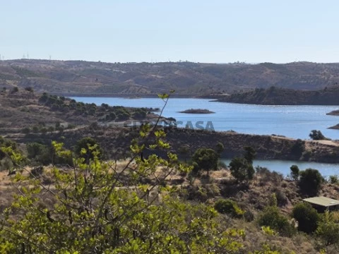 TR VISTA LAKE