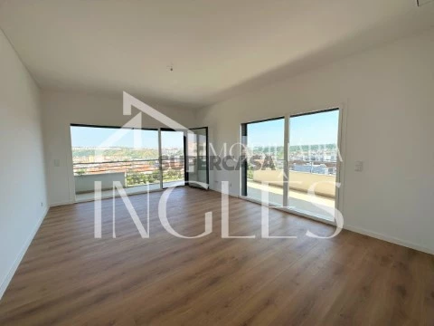 Apartamento T4 em Odivelas, Odivelas