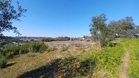 Terreno com projeto aprovado.