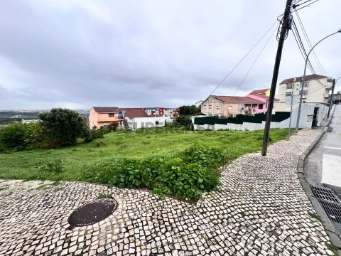 TERRENO URBANO AMADORA