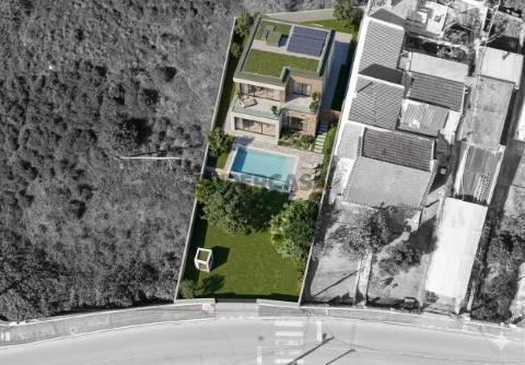 Terreno Urbano com Projeto para Moradia Unifamiliar - Almada