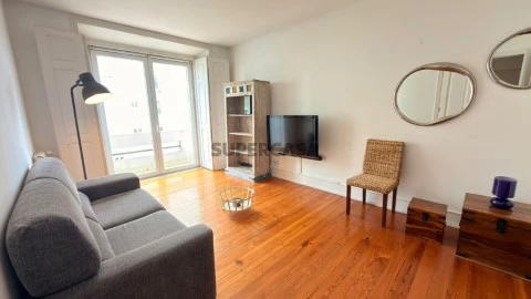 APARTAMENTO T2 NA ALAMEDA