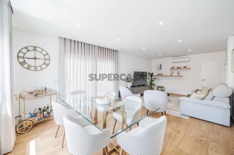 APARTAMENTO T3 SÃO DOMINGOS DE RAAPARTAMENTO T3 SÃO DOMINGOS DE RANA