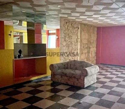 Prédio situado junto ao Rio Ave, Vila do Conde