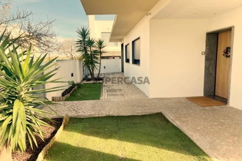 ESPAÇO EXTERIOR