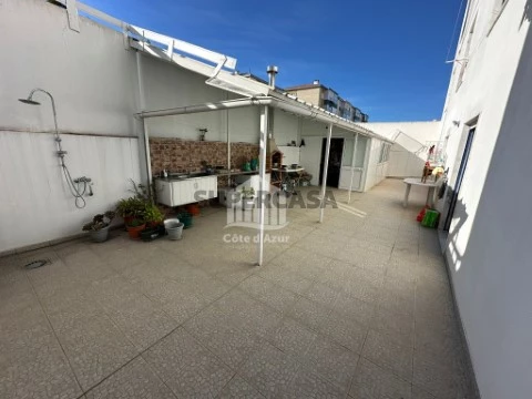 T3 Baixa da Banheira com Espaço Exterior