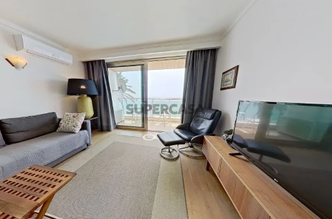 Apartamento T1 com lugar de estacionamento em Sesimbra - Primeira linha da praia