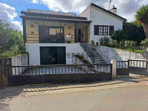 Moradia T3 em Nogueira, Bragança