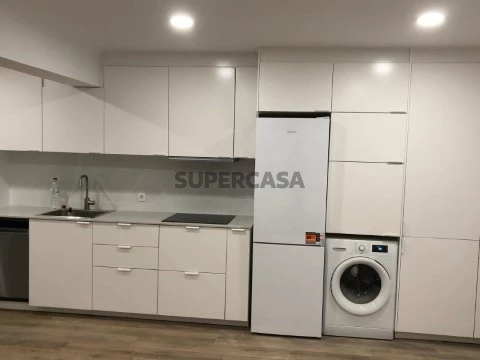 Appartement 3 kamers Op Rua António Botto, Abrantes (São Vicente e São João) e Alferrarede, Abrantes