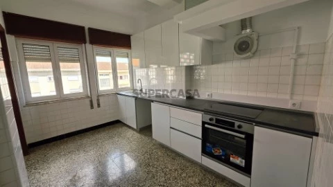 Apartamento T3 na Rua Mateus Fernandes, Covilhã e Canhoso, Covilhã