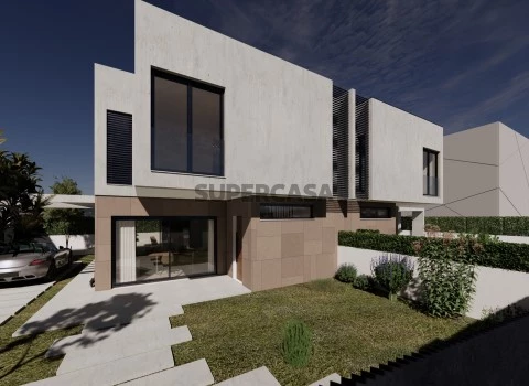 Vende 2 lotes para 2 moradias - T3 com 168m2 cada, Sobreda | Almada