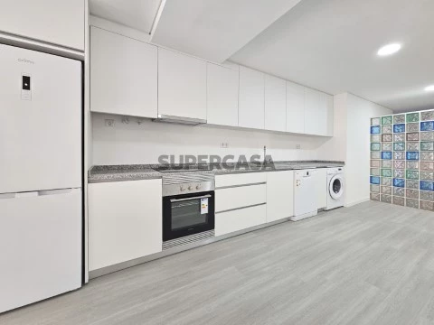 Apartamento T3 novo em Tarouca
