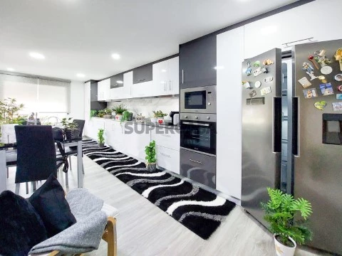 Apartamento em Tarouca | Cozinha
