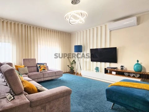 Apartamento T4 em Tarouca